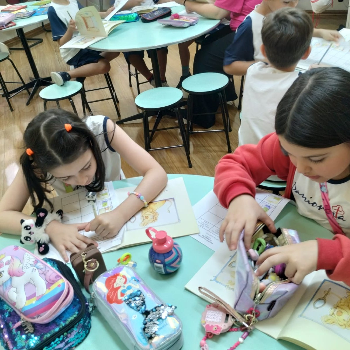 Assim assado de Eva Furnari - Santa Gema Rede Passionista de Educa��o