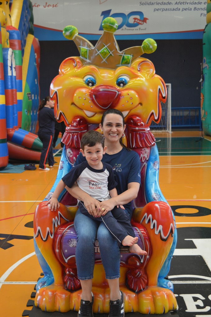 SEMANA DA CRIAN�A - BRINQUEDOS INFL�VEIS (tarde) - S�o Jos� Rede Passionista de Educa��o