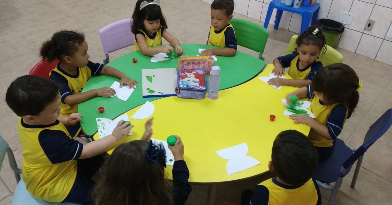 Despertando a magia das hist�rias - M�e da Santa Esperan�a Rede Passionista de Educa��o