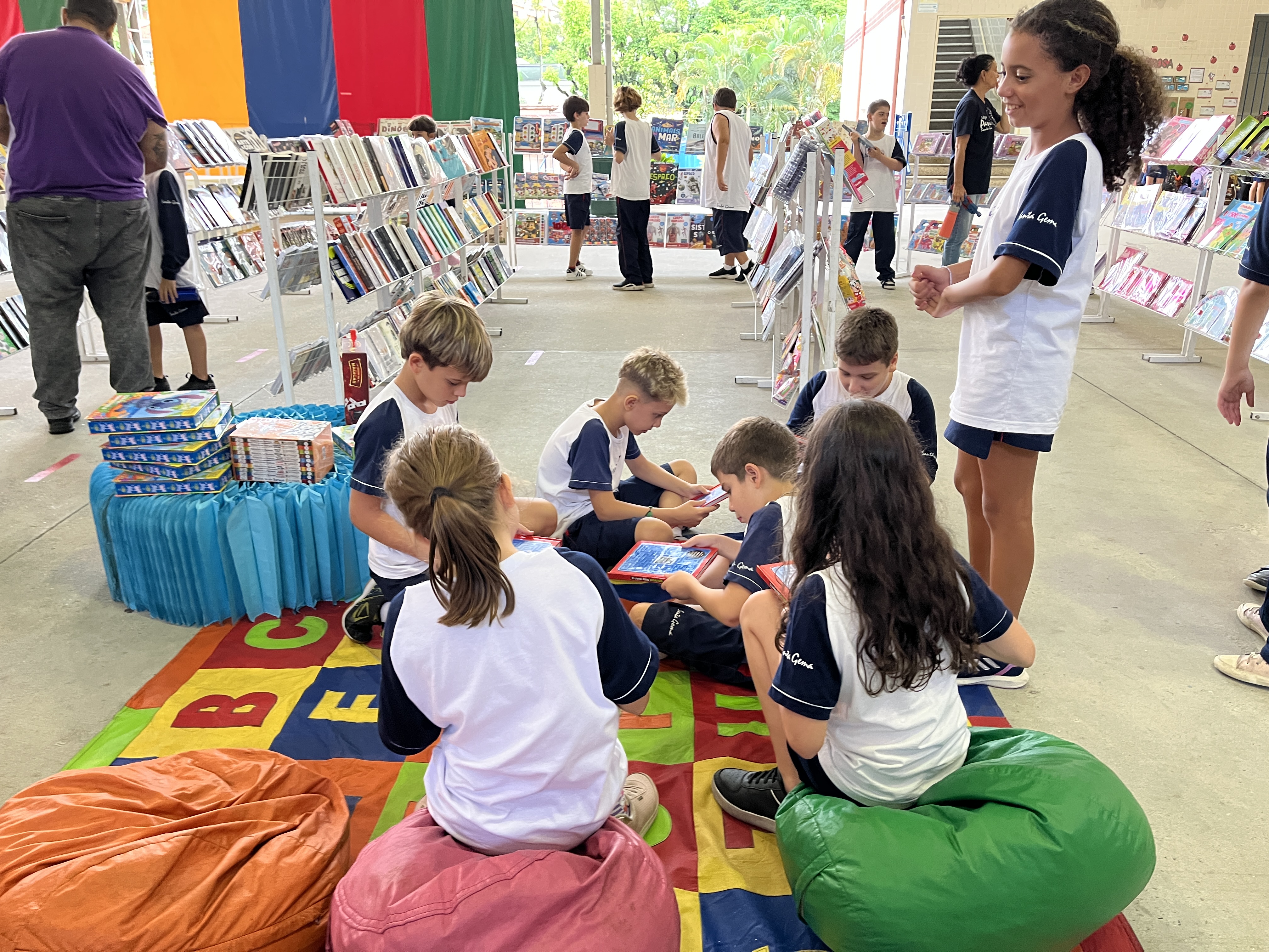 Feira Liter�ria 2025 - Santa Gema Rede Passionista de Educa��o