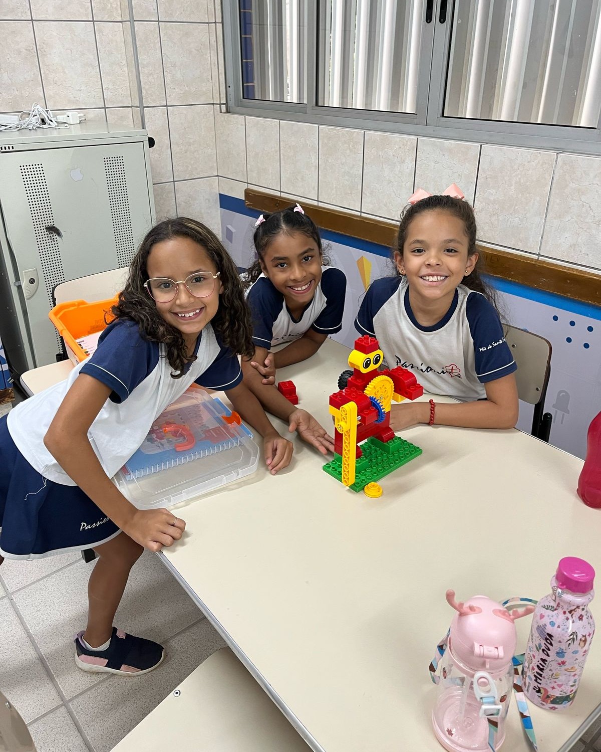 Aula de Rob�tica - M�e da Santa Esperan�a Rede Passionista de Educa��o