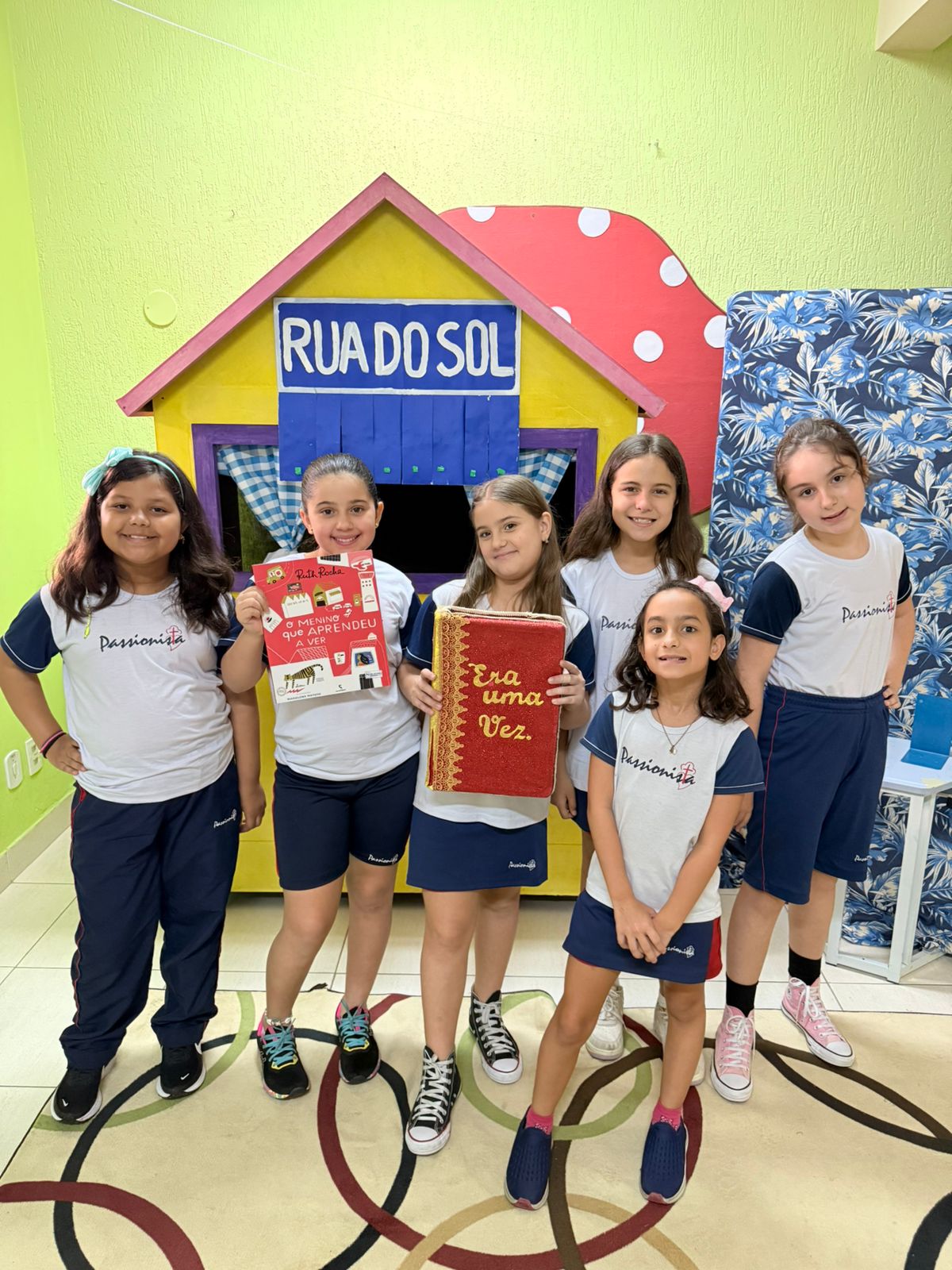 Momentos de leitura na biblioteca - Jo�o XXIII Rede Passionista de Educa��o