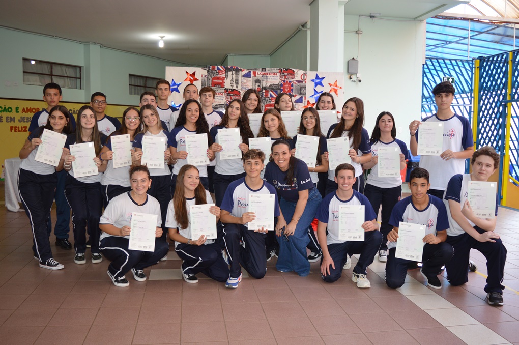 Entrega do Certificado de Profici�ncia aos alunos do PES - S�o Jos� Rede Passionista de Educa��o