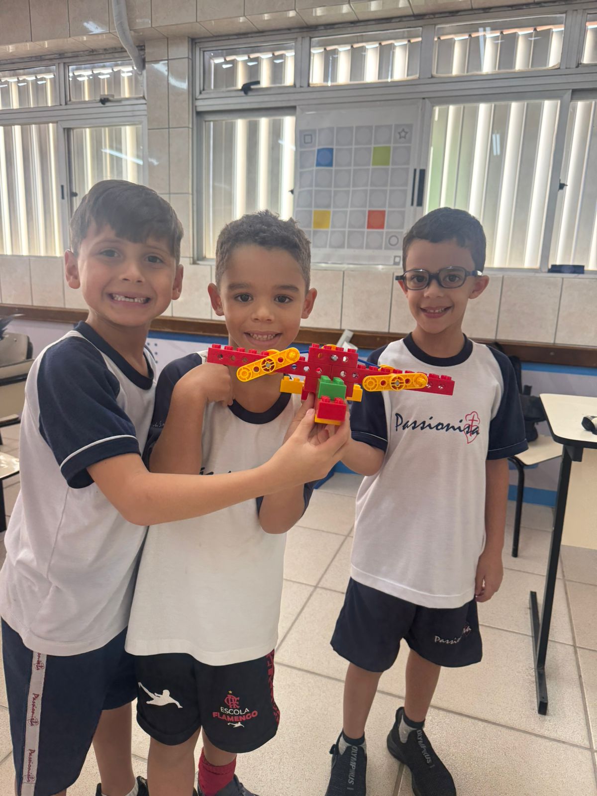 Rob�tica com a Zoom Education! - M�e da Santa Esperan�a Rede Passionista de Educa��o