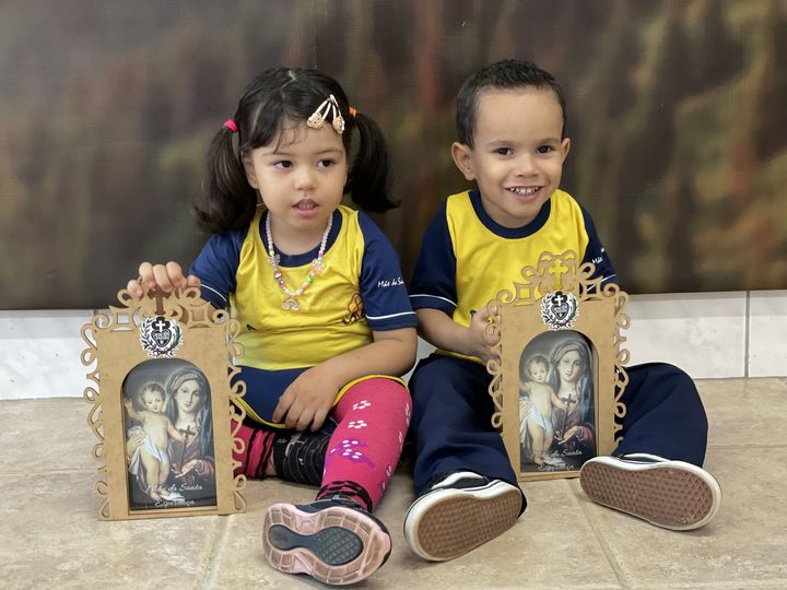 Celebrando o m�s Mariano com amor e devo��o! - M�e da Santa Esperan�a Rede Passionista de Educa��o