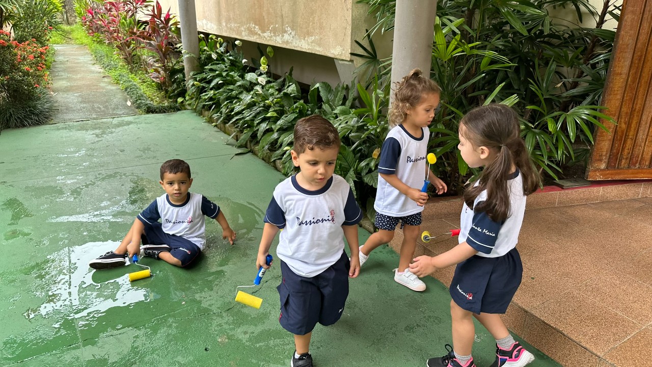 Maternal 2 - Pintores - Santa Maria Rede Passionista de Educa��o