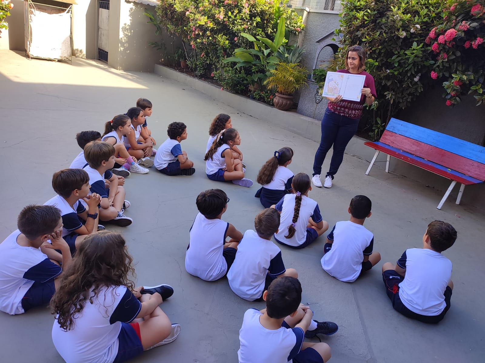 Conta��o de hist�ria ao ar livre - 2� Ano A - Jo�o XXIII Rede Passionista de Educa��o