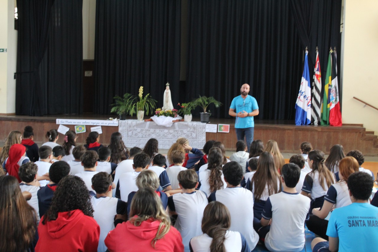 Peregrina��o de Nossa Senhora de F�tima - Santa Maria Rede Passionista de Educa��o
