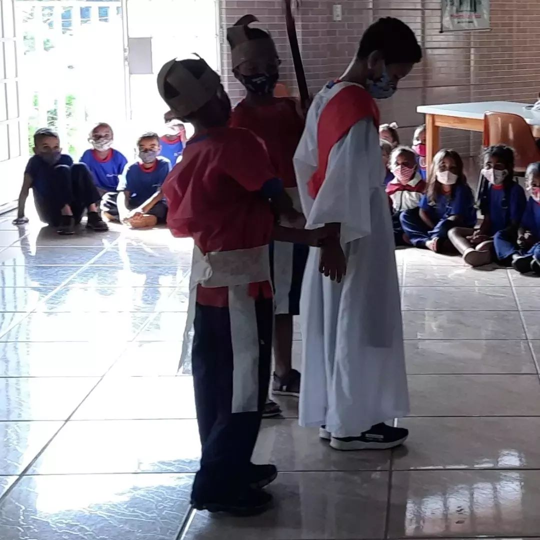 Apresenta��o do Tr�duo Pascal - Santa Luzia Rede Passionista de Educa��o