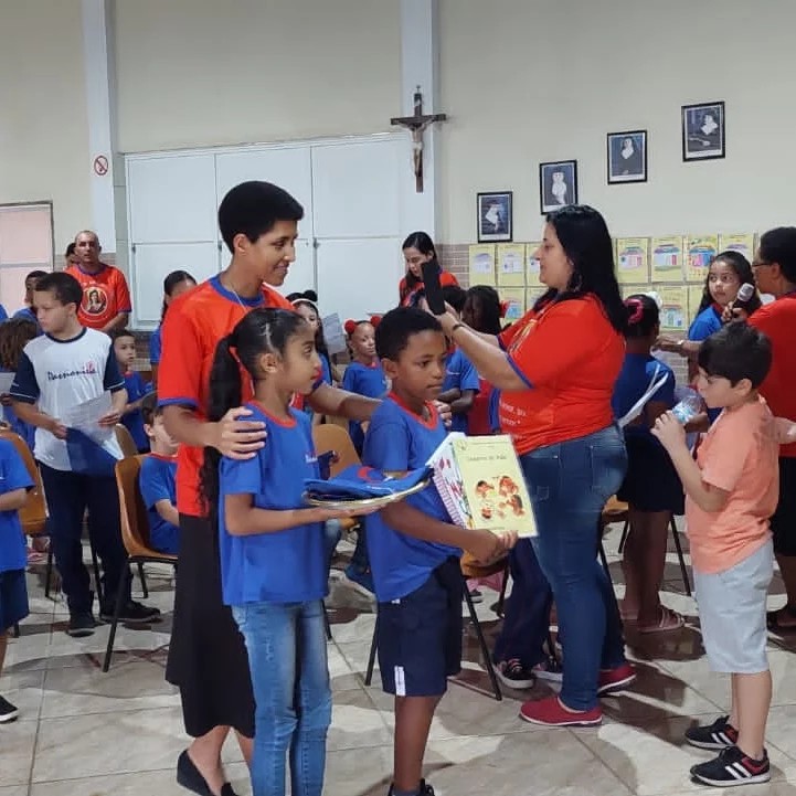 10 anos de miss�o - Santa Luzia Rede Passionista de Educa��o