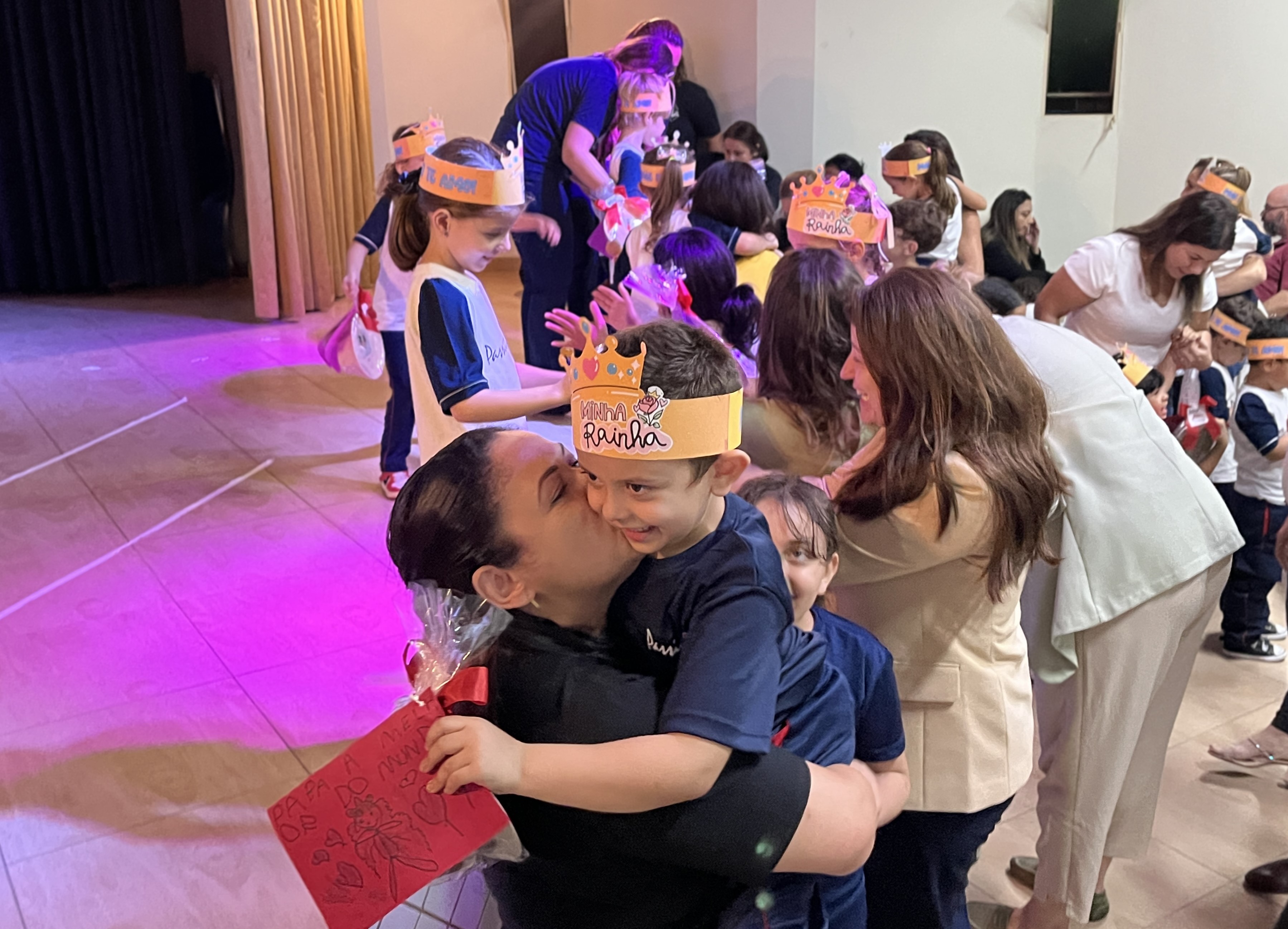 Apresenta��o - Dia das M�es - Santa Gema Rede Passionista de Educa��o