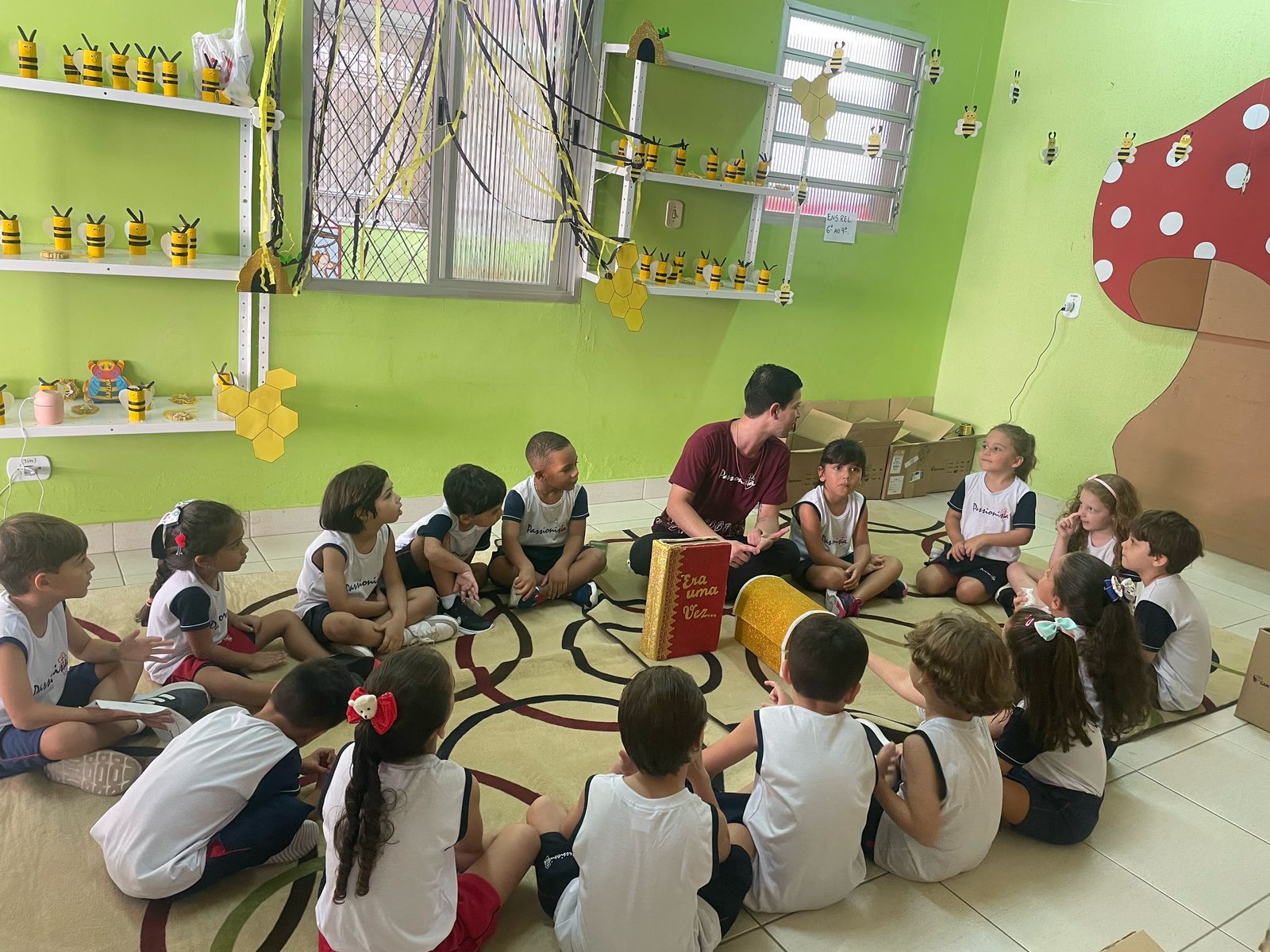 O Segredo das Abelhas - Infantil e Maternal - Jo�o XXIII Rede Passionista de Educa��o