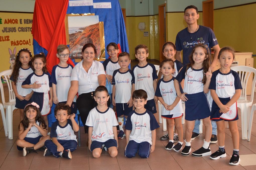 Anivers�rio da nossa diretora Elaine - S�o Jos� Rede Passionista de Educa��o