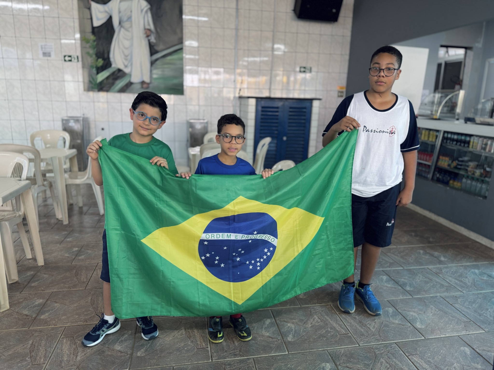 Hino Nacional - M�e da Santa Esperan�a Rede Passionista de Educa��o