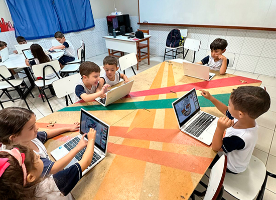 Aula de inform�tica do Infantil I C - Jo�o XXIII Rede Passionista de Educa��o