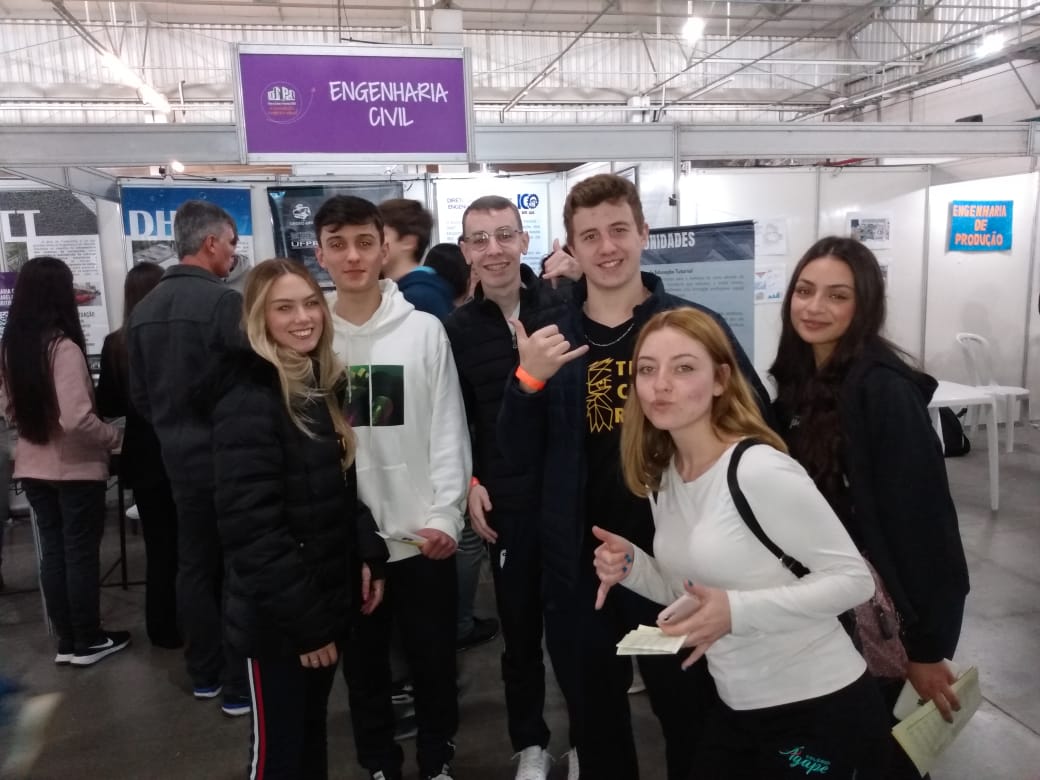 Feira de Profiss�es! - Ros�rio Rede Passionista de Educa��o