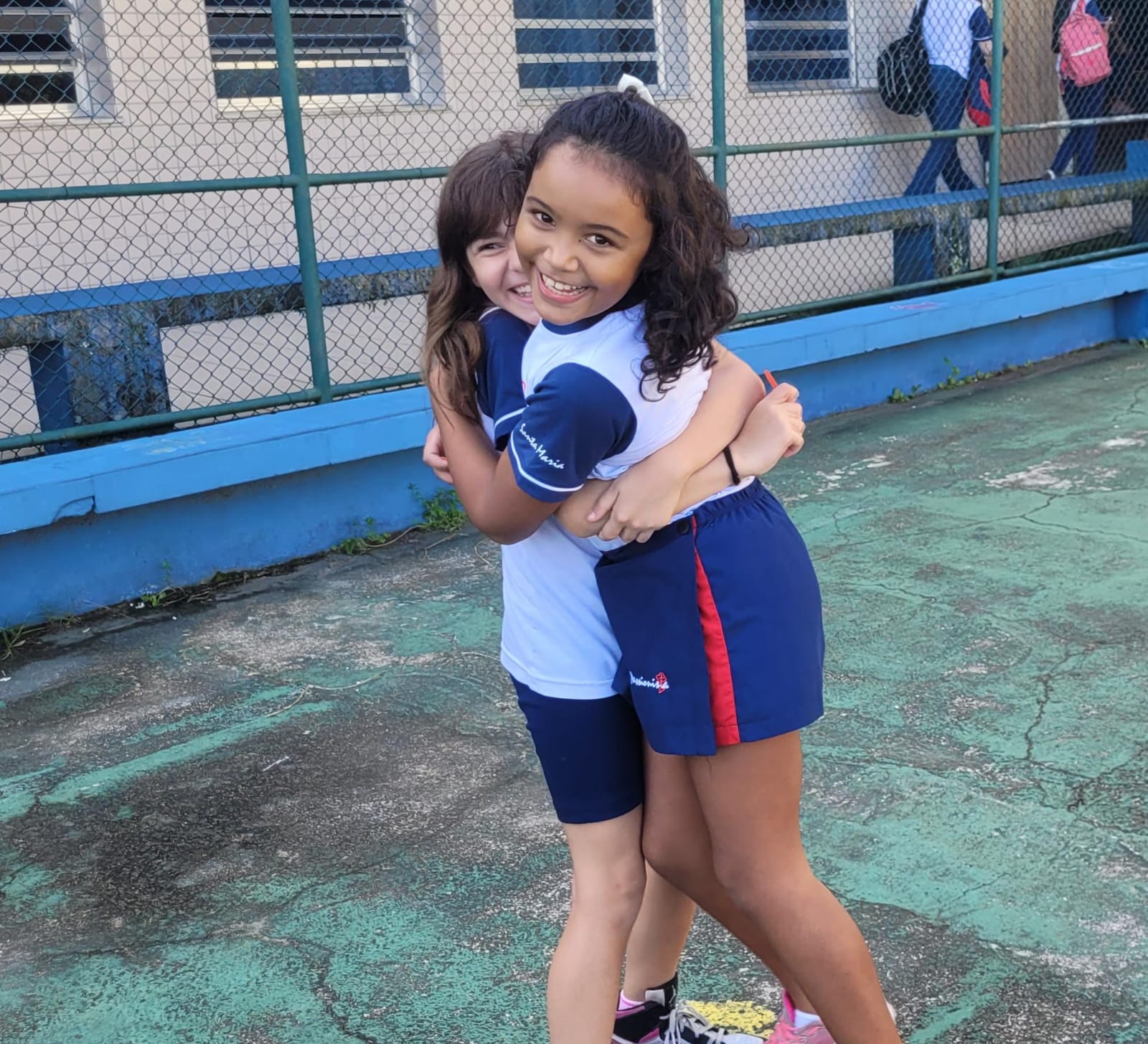 Dia do Abra�o: Um Simples Gesto com Poder Extraordin�rio - Santa Maria Rede Passionista de Educa��o