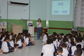 Projeto de Bullying - Palestra com a Psic�loga Juliana Maria - S�o Jos� Rede Passionista de Educa��o
