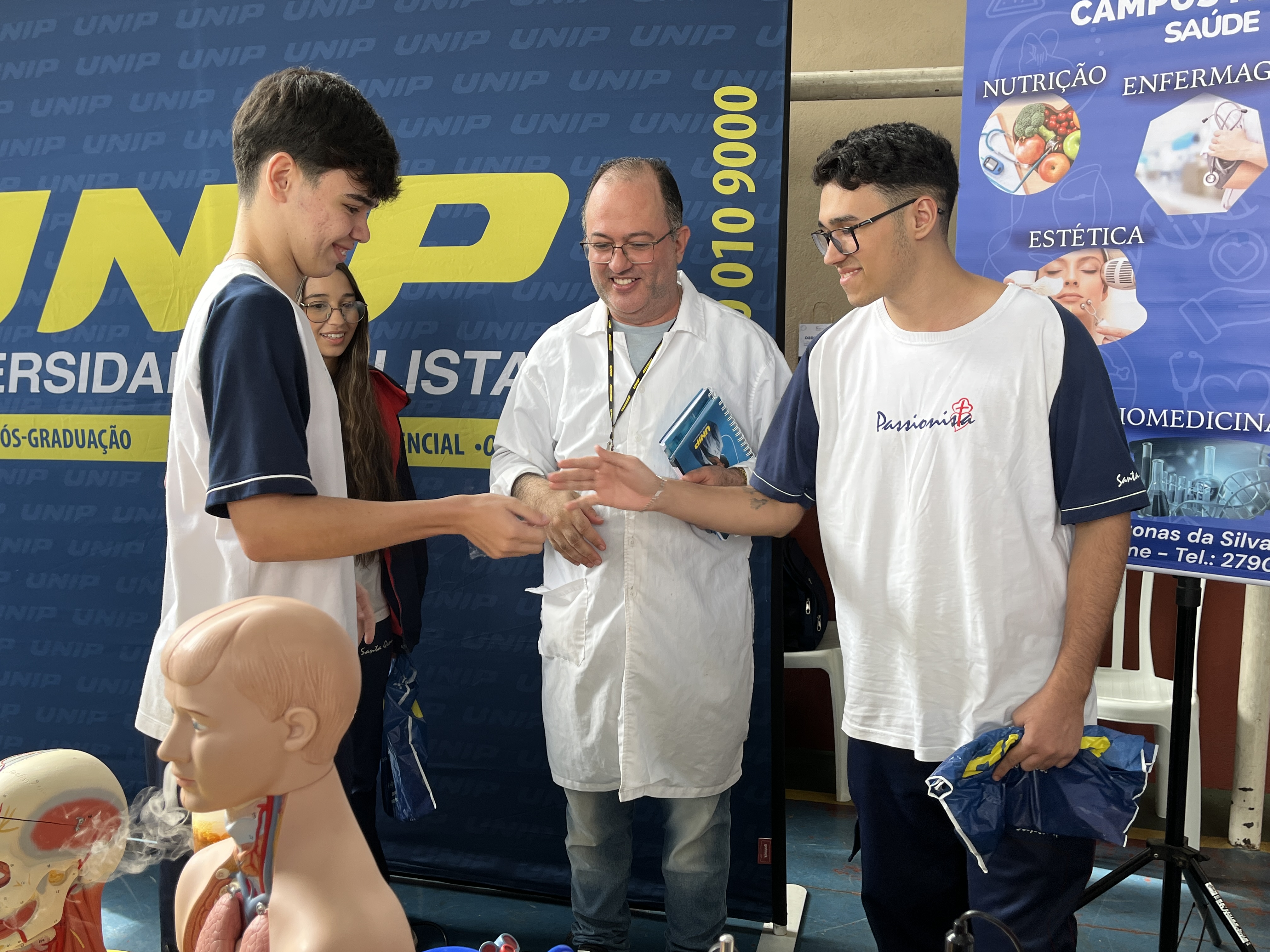 Segundo Dia - F�rum de Profiss�es - Santa Gema Rede Passionista de Educa��o